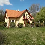 Mellet Levő, Csendes, Kényelmes Ház Hébergement de vacances