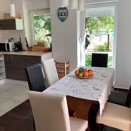 Mellet Levo, Csendes, Kenyelmes Haz Ferienhaus *