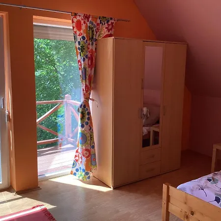 Mellet Levo, Csendes, Kenyelmes Haz بيت للعطل