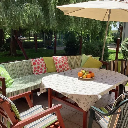 Mellet Levo, Csendes, Kenyelmes Haz *