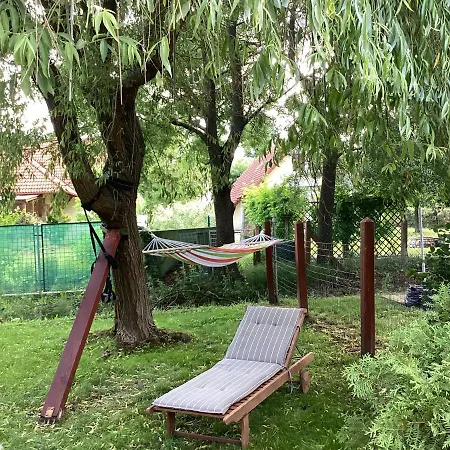 بيت للعطل Mellet Levo, Csendes, Kenyelmes Haz