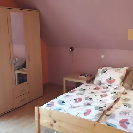 Mellet Levo, Csendes, Kenyelmes Haz زيغليجيت