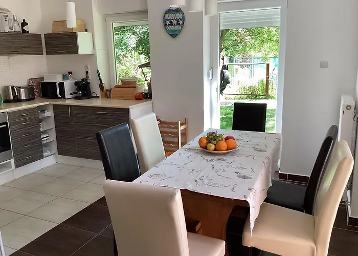 Mellet Levo, Csendes, Kenyelmes Haz Case de vacanță *