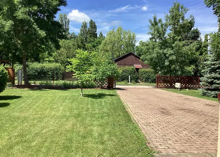 Mellet Levo, Csendes, Kenyelmes Haz *