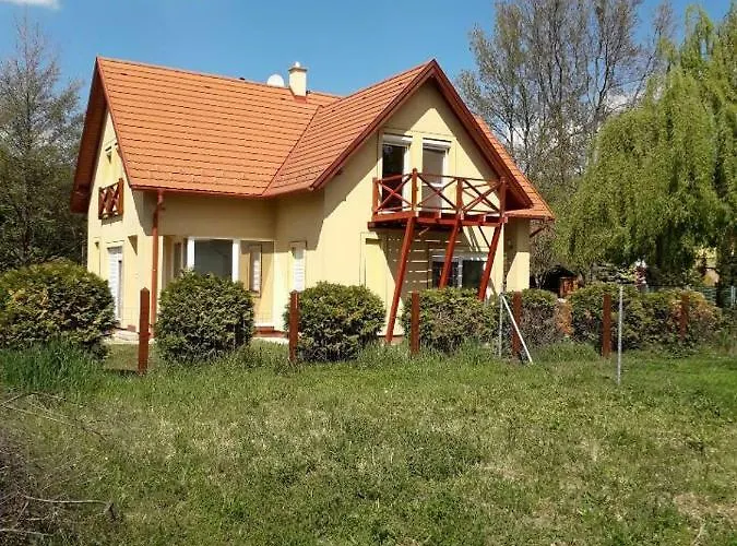 Mellet Levo, Csendes, Kenyelmes Haz Case de vacanță